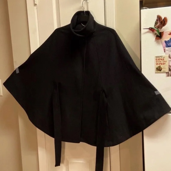 NEW! Ellen Tracy Black Belted Cape Coat Size Small - Picture 7 of 12